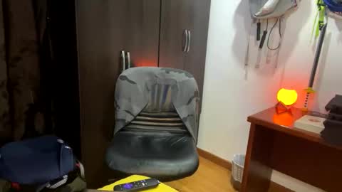 thiago_happy online show from April 2026 05:43:02 AM