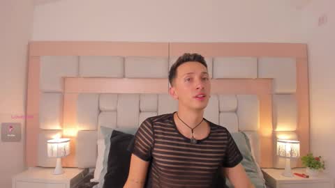 SanThiago online show from March 2026 08:01:01 PM