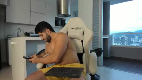 Snapshot of thiago_moretti chatting on June 2026 11:16:02 PM THIAGO online show from June 2026 11:16:02 PM
