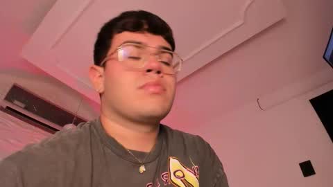 thiago_occonor online show from November 2025 09:11:01 PM