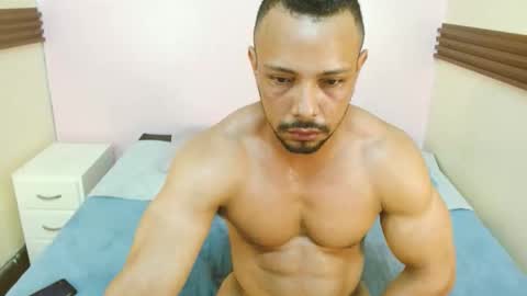 Snapshot of thiago_summers chatting on November 2025 01:59:02 PM Thiago Summers online show from November 2025 01:59:02 PM