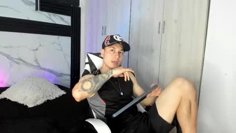 thiagoferrerohot online show from March 2026 01:47:01 PM