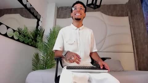 ThiagoFerreti online show from October 2025 03:31:02 AM