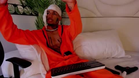 ThiagoFerreti online show from October 2025 08:10:01 PM