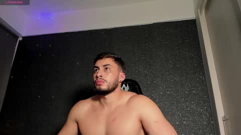 Snapshot of thiagomeneses0 chatting on February 2026 02:43:01 AM THIAGO MENESES online show from February 2026 02:43:01 AM