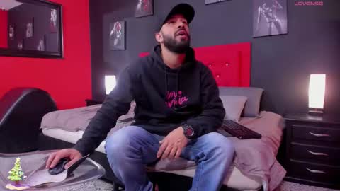 Thia Gomez online show from December 2025 12:36:01 PM