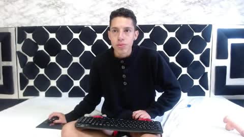 Snapshot of thiagos19 chatting on May 2026 02:09:02 AM Thiago online show from May 2026 02:09:02 AM