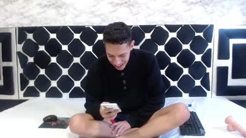 Snapshot of thiagos19 chatting on June 2026 02:33:01 PM Thiago online show from June 2026 02:33:01 PM