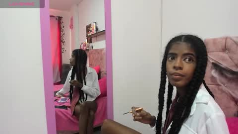 thianahorny online show from October 2025 01:12:02 PM