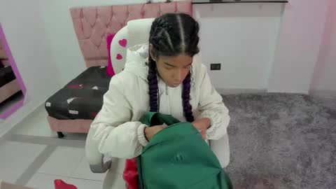 Snapshot of thianahornyy chatting on February 2026 01:00:01 PM thianahornyy online show from February 2026 01:00:01 PM