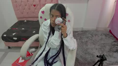 Snapshot of thianahornyy chatting on February 2026 01:32:02 PM thianahornyy online show from February 2026 01:32:02 PM