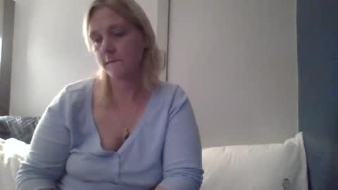 thickblonde_92 online show from November 2025 09:09:01 AM