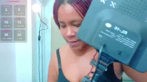 Snapshot of thickeebonyy chatting on October 2025 07:47:01 PM thickeebonyy online show from October 2025 07:47:01 PM