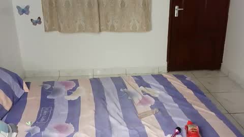 Snapshot of thickiie chatting on September 2025 11:59:01 PM thickiie online show from September 2025 11:59:01 PM