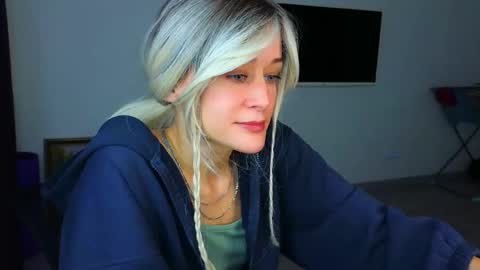 thief_of_hearts_ online show from November 2025 10:43:01 PM