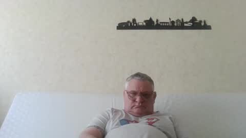 Snapshot of thierrysymp chatting on April 2026 01:32:02 PM Thierrysymp online show from April 2026 01:32:02 PM