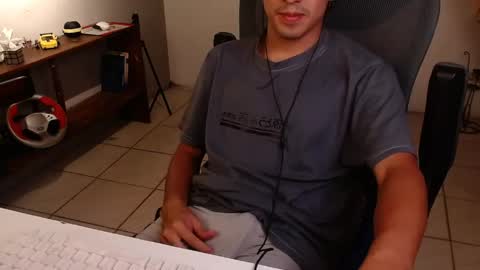 Snapshot of thieves_us chatting on April 2026 05:10:01 AM thieves_us online show from April 2026 05:10:01 AM