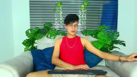 Thiago Saenzz online show from March 2026 04:25:02 AM