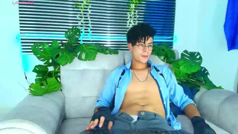 Thiago Saenzz online show from March 2026 02:39:01 AM