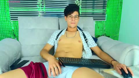 Thiago Saenzz online show from March 2026 05:14:01 PM