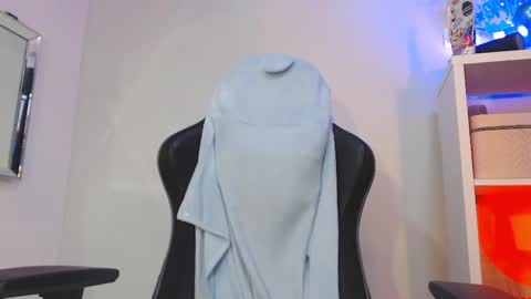 Snapshot of thin33 chatting on December 2024 01:50:02 AM sara online show from December 2024 01:50:02 AM