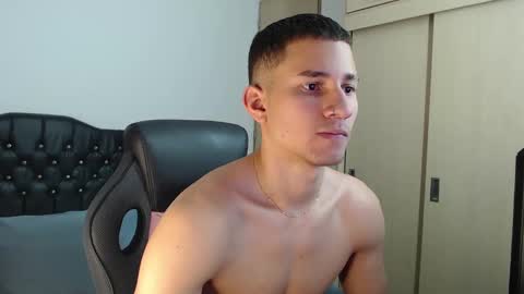 Snapshot of thin_tommy11 chatting on January 2025 02:09:01 AM thin_tommy11 online show from January 2025 02:09:01 AM