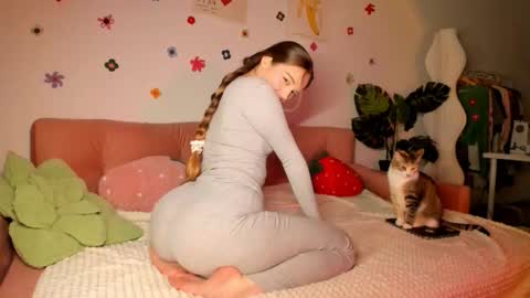 Snapshot of thisisamelia chatting on September 2025 04:22:02 PM Amelia shows on mondays fridays and sundays if anything changes im giving updates on my fansly online show from September 2025 04:22:02 PM