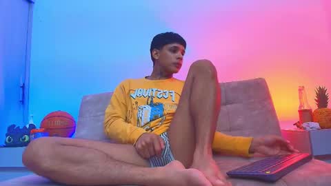 THOMAS  JOHANN online show from November 2025 01:50:02 AM