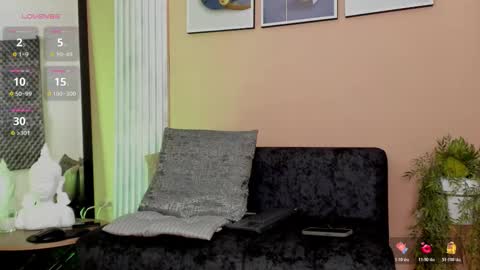 Thomas Eliott   independent model online show from November 2025 07:47:02 PM