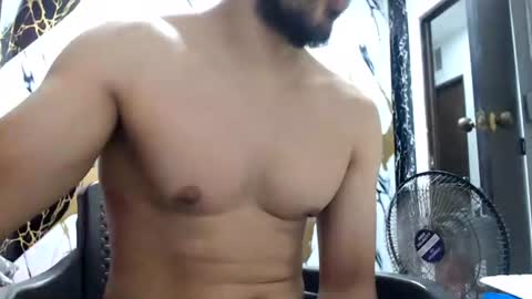 Snapshot of thomas_neuman chatting on June 2026 07:20:01 PM Thomas online show from June 2026 07:20:01 PM