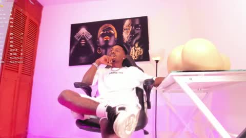 Snapshot of thomas_shelbys chatting on December 2024 04:12:02 AM Thomas online show from December 2024 04:12:02 AM