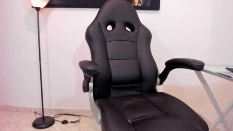 Snapshot of thomas_shelbys chatting on January 2025 03:24:02 AM Thomas online show from January 2025 03:24:02 AM