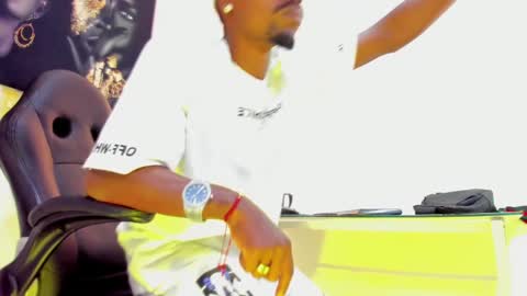 Snapshot of thomas_shelbys chatting on February 2025 03:24:01 AM Thomas online show from February 2025 03:24:01 AM