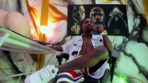 Snapshot of thomas_shelbys chatting on October 2025 03:34:02 AM Thomas online show from October 2025 03:34:02 AM