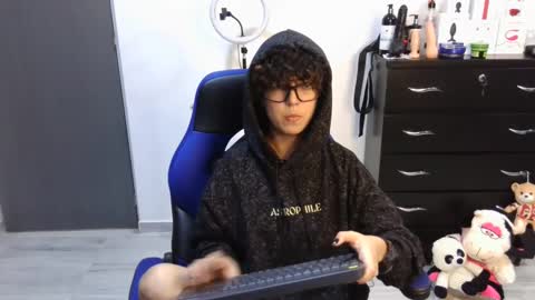 Snapshot of thomascooper_cams chatting on September 2025 08:10:01 PM VALERIA online show from September 2025 08:10:01 PM