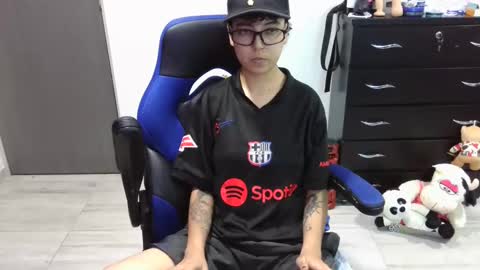 Snapshot of thomascooper_cams chatting on November 2025 01:05:01 AM VALERIA online show from November 2025 01:05:01 AM