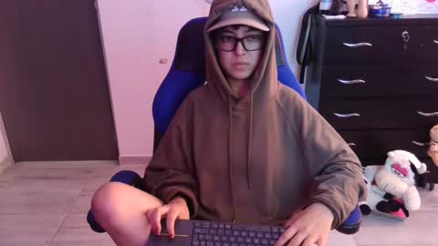 Snapshot of thomascooper_cams chatting on November 2025 06:54:01 PM VALERIA online show from November 2025 06:54:01 PM