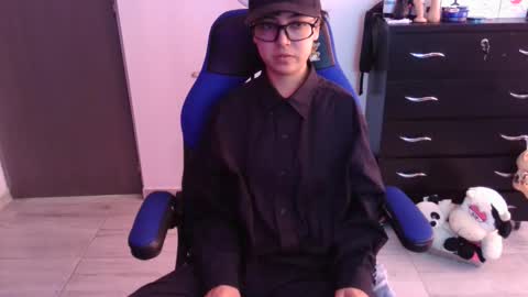 Snapshot of thomascooper_cams chatting on November 2025 06:44:02 PM VALERIA online show from November 2025 06:44:02 PM