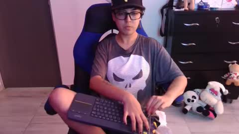 Snapshot of thomascooper_cams chatting on December 2025 07:20:01 PM VALERIA online show from December 2025 07:20:01 PM