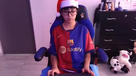 Snapshot of thomascooper_cams chatting on December 2025 06:48:02 PM VALERIA online show from December 2025 06:48:02 PM