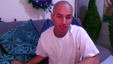 thomas  smith online show from December 2024 09:13:02 PM