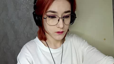 Snapshot of thomasvicknair chatting on December 2025 12:10:01 PM Lina online show from December 2025 12:10:01 PM