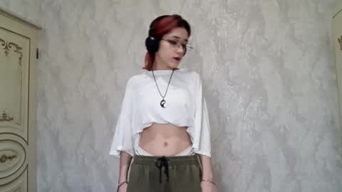 Snapshot of thomasvicknair chatting on December 2025 11:30:02 AM Lina online show from December 2025 11:30:02 AM