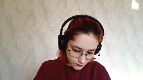 Snapshot of thomasvicknair chatting on December 2025 08:20:02 AM Lina online show from December 2025 08:20:02 AM