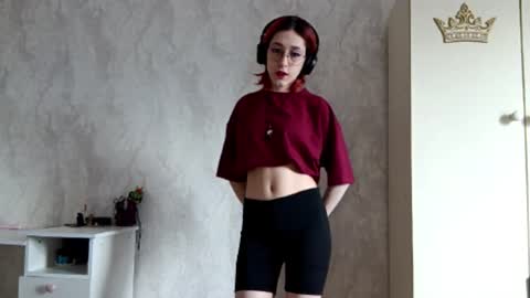 Snapshot of thomasvicknair chatting on December 2025 08:30:01 AM Lina online show from December 2025 08:30:01 AM