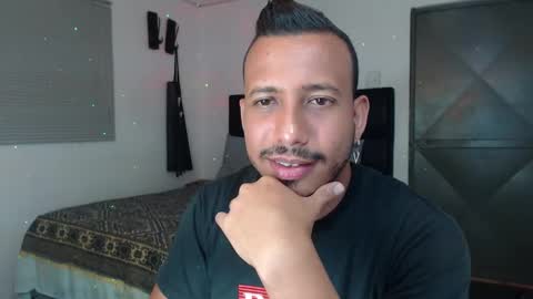 Snapshot of thommerxxx chatting on September 2025 11:17:02 PM Thom online show from September 2025 11:17:02 PM