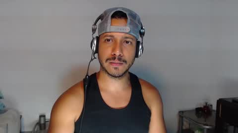 Snapshot of thommerxxx chatting on September 2025 04:49:01 AM Thom online show from September 2025 04:49:01 AM