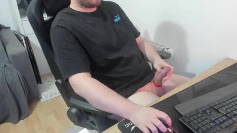 thommy2008 online show from February 2026 12:57:02 PM