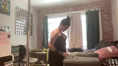 Snapshot of throatyygoat chatting on November 2025 08:31:01 PM throatyygoat online show from November 2025 08:31:01 PM