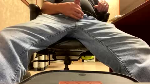 Snapshot of throbbing_jim chatting on November 2025 02:46:01 PM Jim online show from November 2025 02:46:01 PM